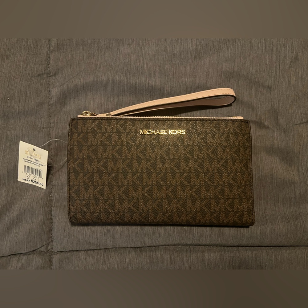 Women’s Brand New Medium size Michael Kors Brown and Pink Wristlet